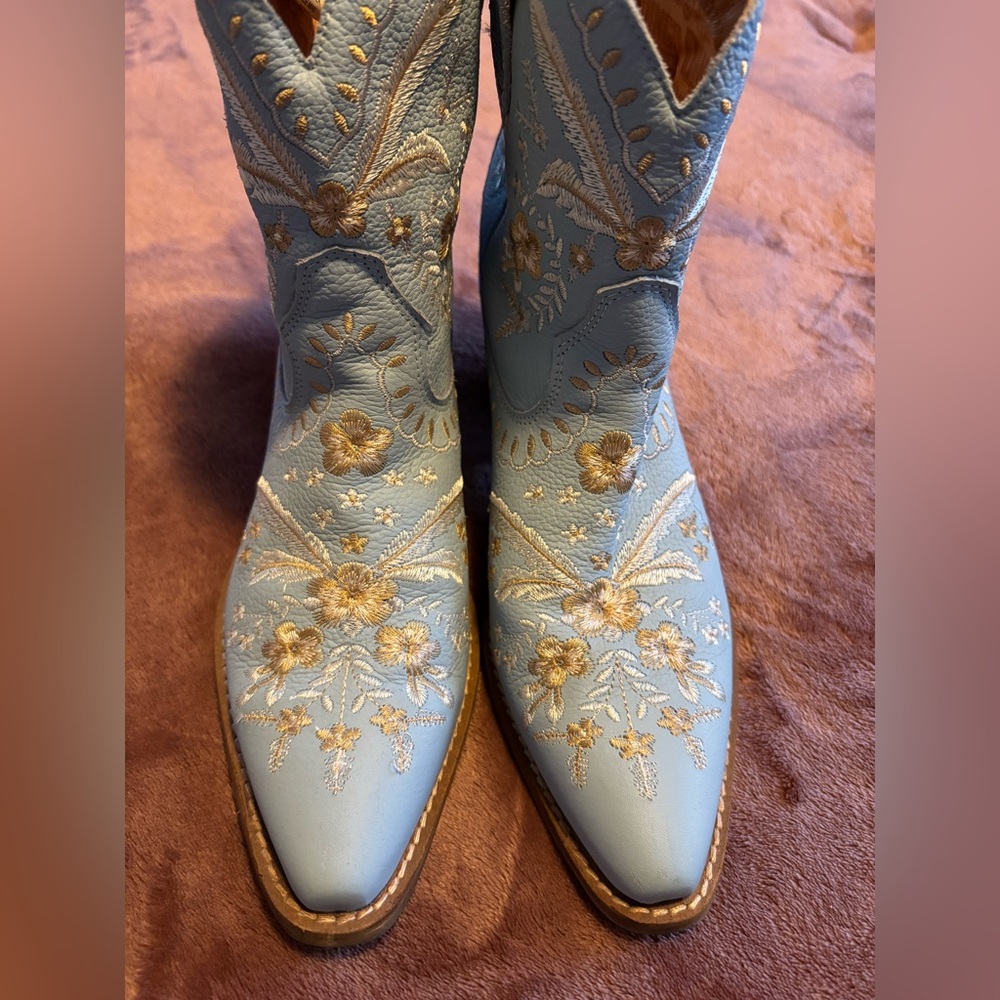 Dingo Primrose Light Blue Embroidered Heeled Boots